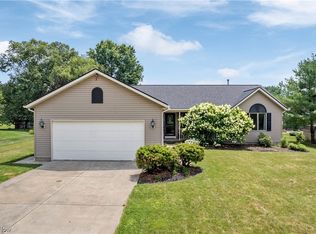 132 Red Oak Dr, Seville, OH 44273