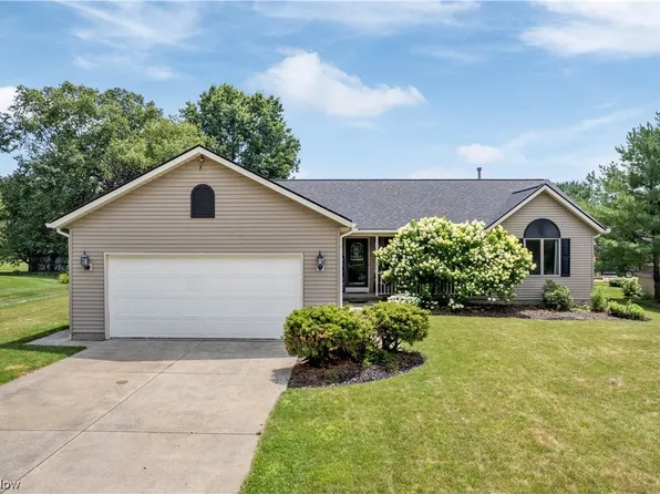 132 Red Oak Dr, Seville, OH 44273