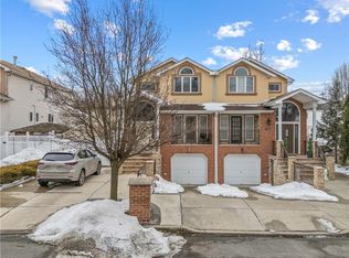 1622 Woodrow Rd, Staten Island, NY 10309