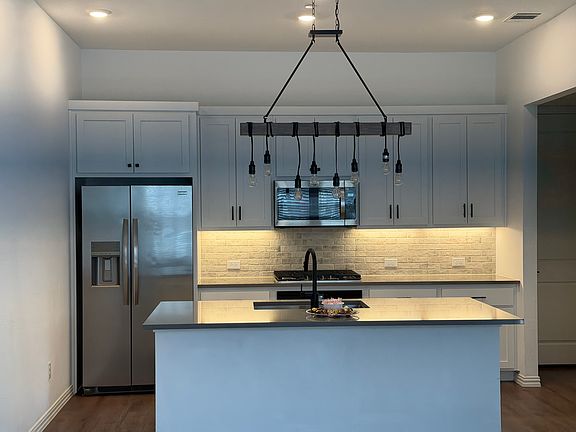 5th image of 4364 Henderson Ave