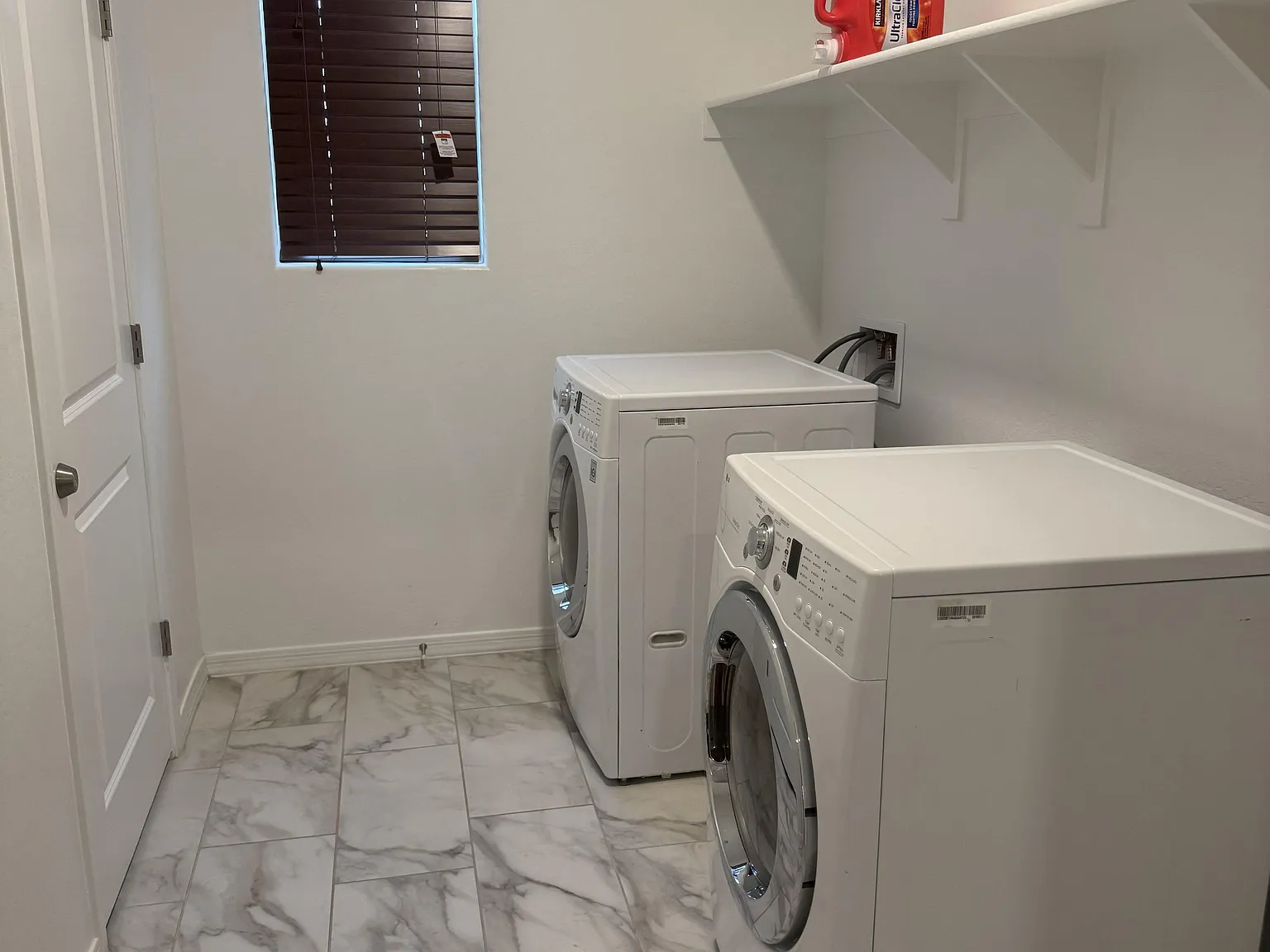 4 bed, 3.0 bath, 1999 sqft, $1,057 — Photo 4