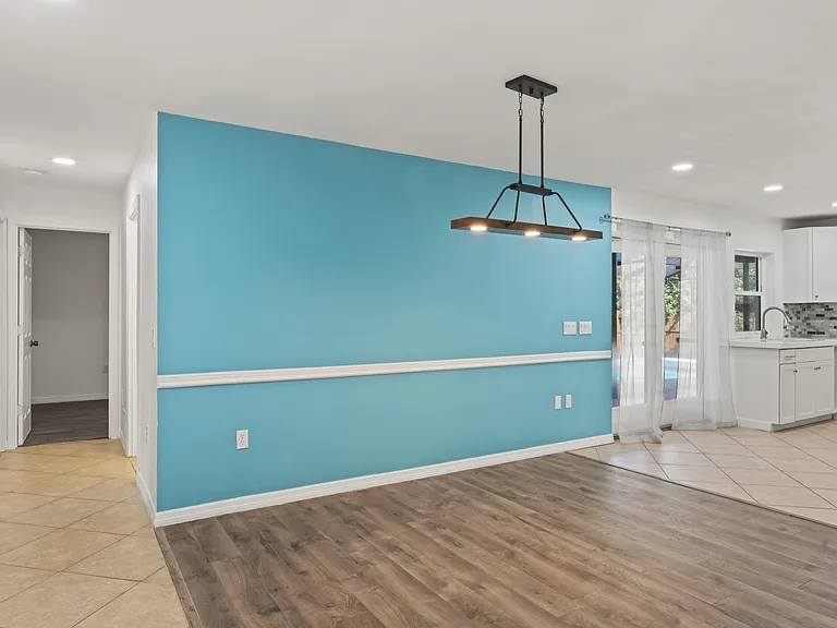 4404 Meadow Creek Cir — Photo 2