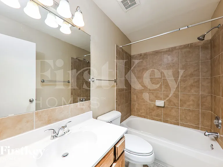 5203 W Sandra Ter — Photo 17