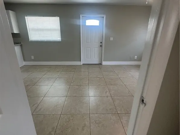 16920 Carmen Ave, Fort Myers, FL 33908