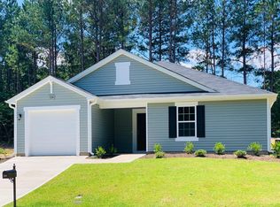 524 Old Salem Dr, Spring Lake, NC 28390