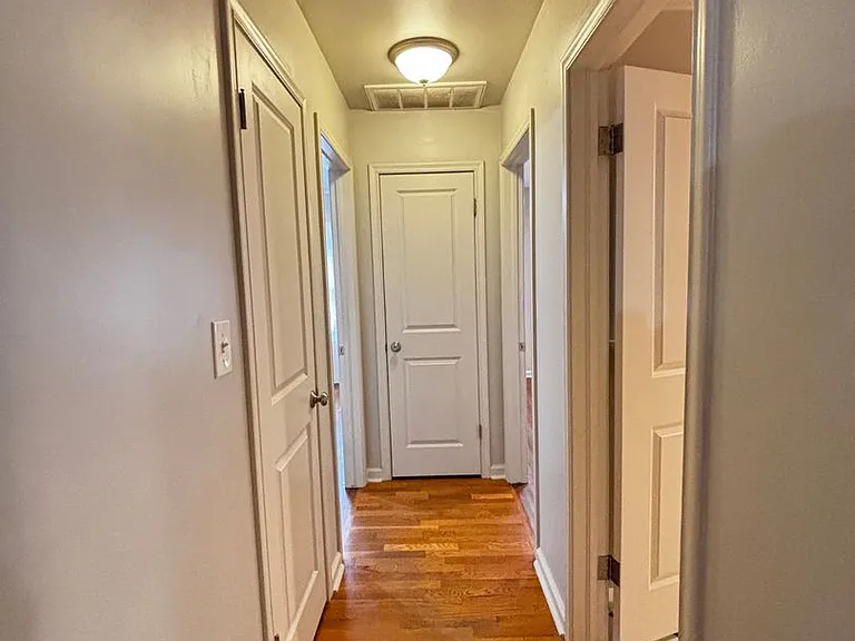 1326 E 32nd Pl — Photo 12