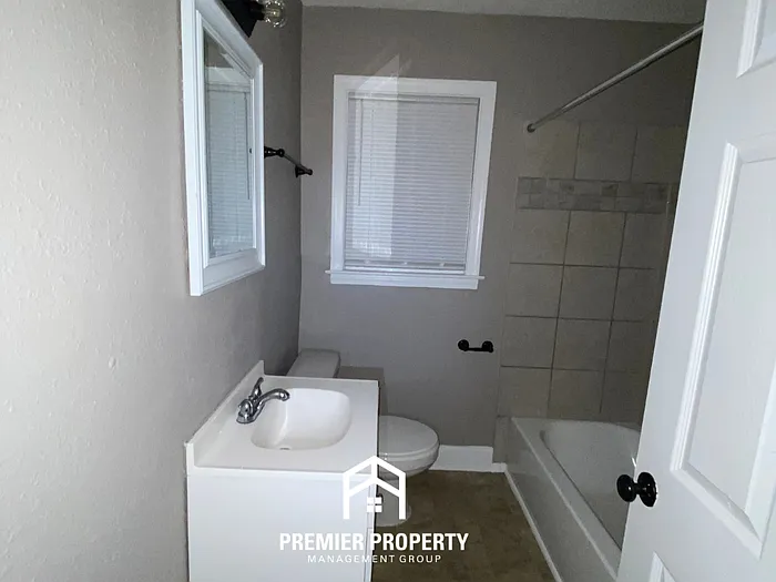 2261 Alameda Cv — Photo 11