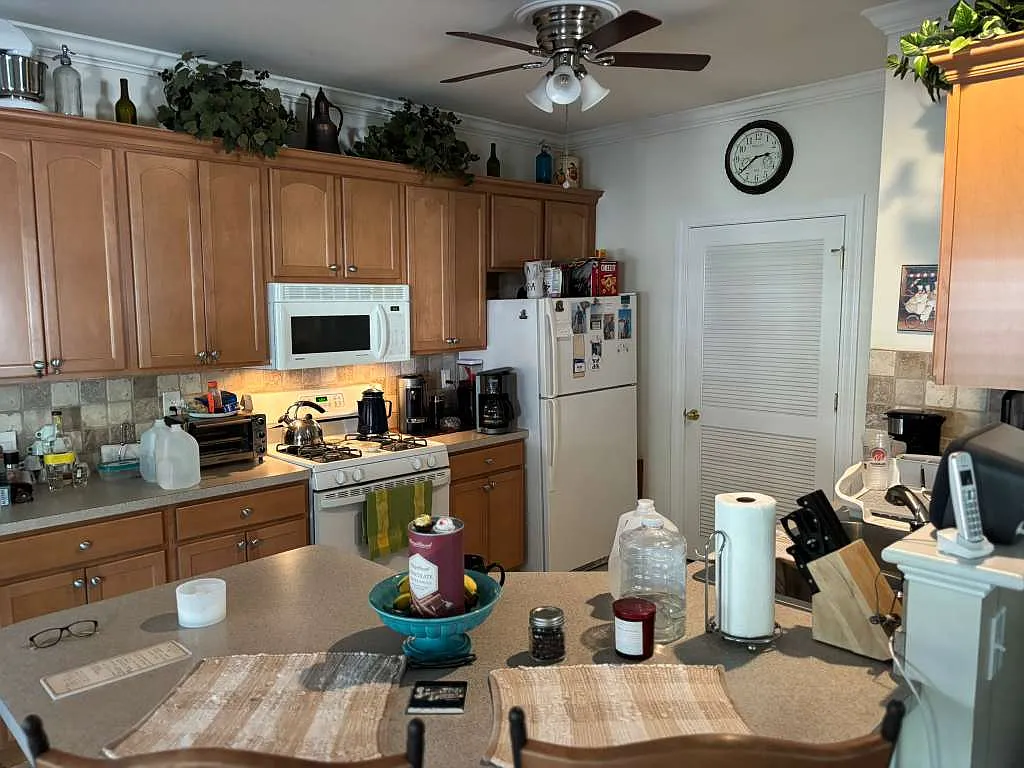 2 bed, $2,500 — Photo 3
