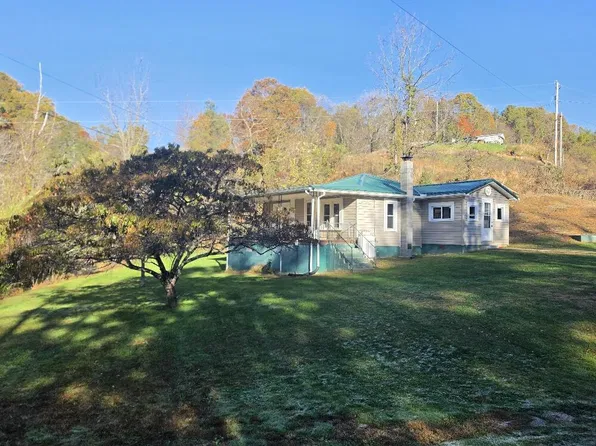 29 Green Grove Ln, Galax, VA 24333