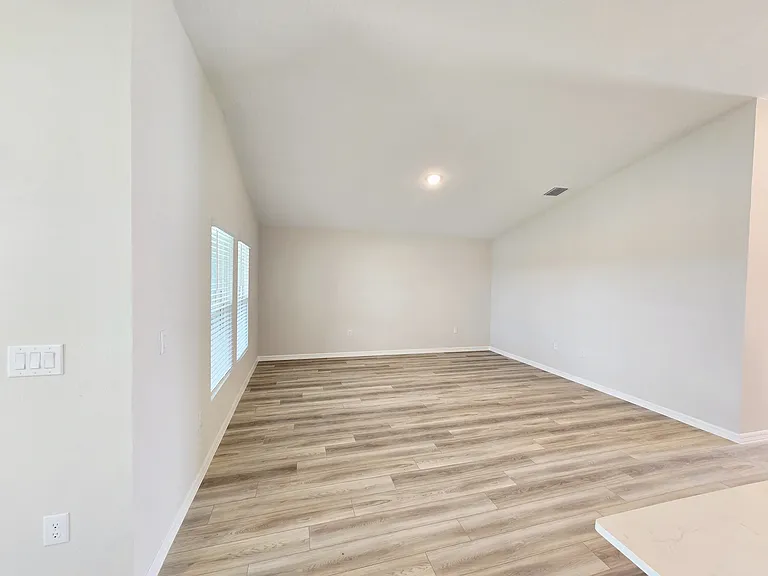 1712 Vanilla St — Photo 4