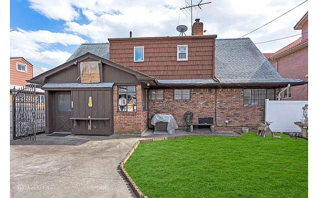 Sold by Douglas Elliman | media 7