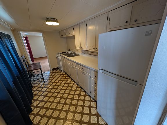 5th image of 148 Elm St #1