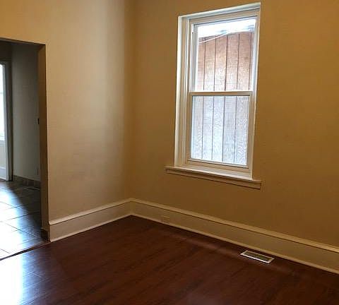 3rd image of 1919 S Broad St APT 1R
