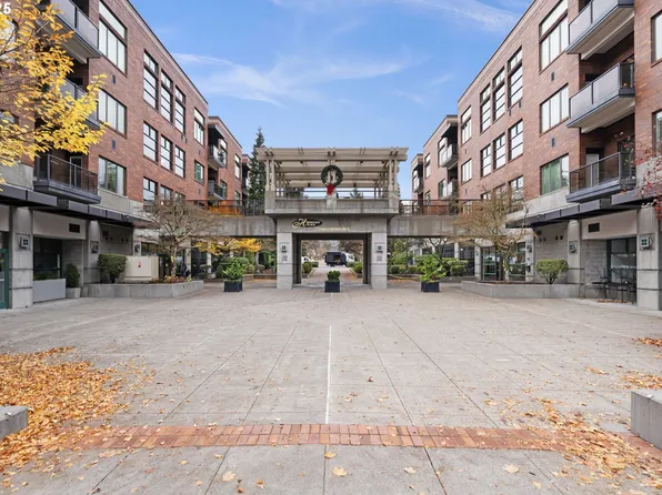 300 W 8th St Unit 220, Vancouver, WA 98660