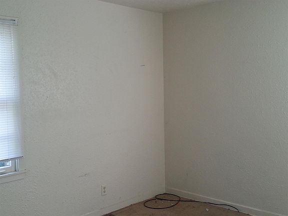2nd image of 1126 Island Ave