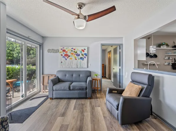 2156 NW 156th St Unit 2, Clive, IA 50325