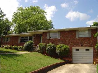 1365 Solar Dr, Hixson, TN 37343