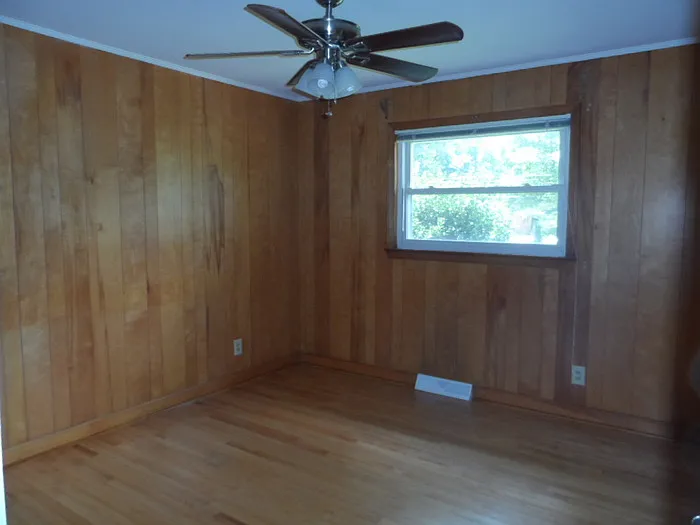 4712 Stafford Dr — Photo 3