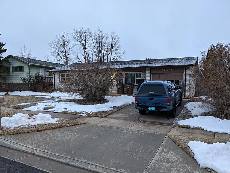 house looking from the street