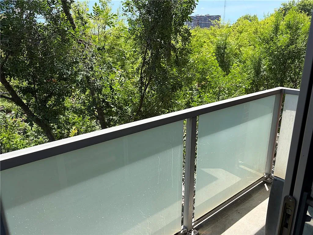 2 bed, 2.0 bath, 1131 sqft, $2,850 — Photo 3