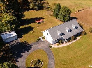 16029 Old Creal Springs Rd, Marion, IL 62959