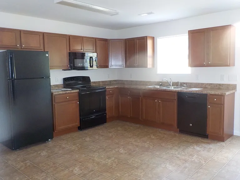 1549 13th St SE — Photo 3