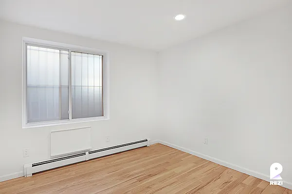 Rented by REZI | media 7