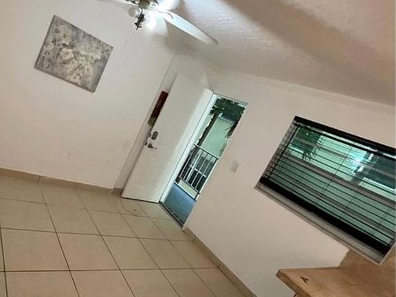 4th image of 528 Meridian Ave APT 202A