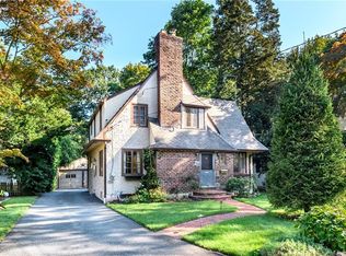 9 Willow St, Norwalk, CT 06851