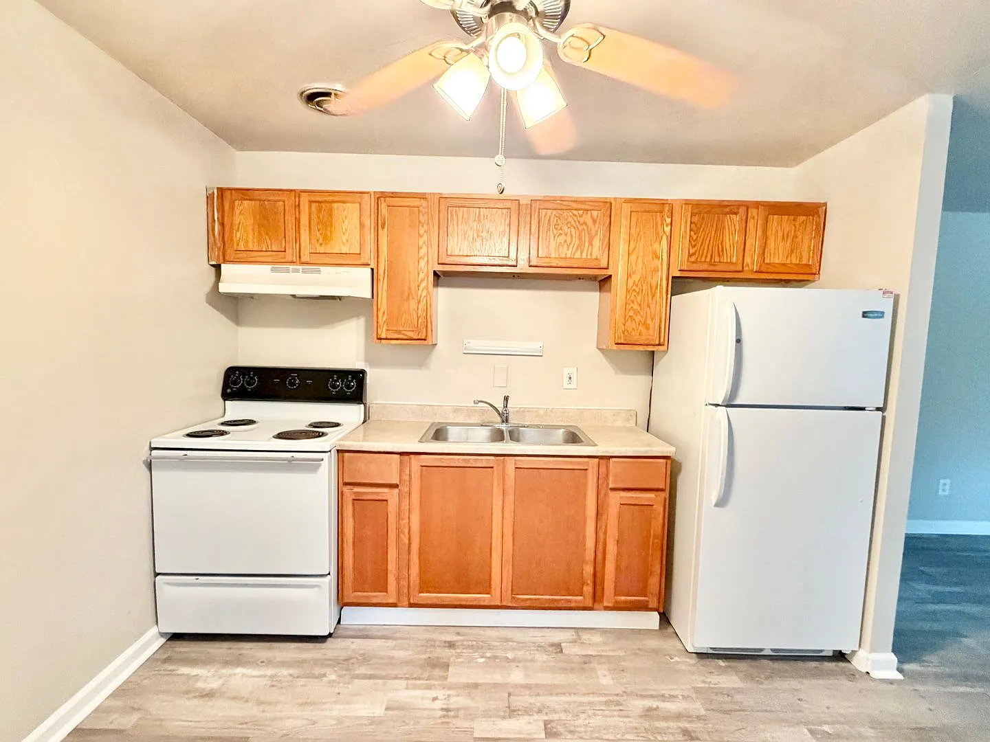 Clovernook Chateau Apartments — Photo 4