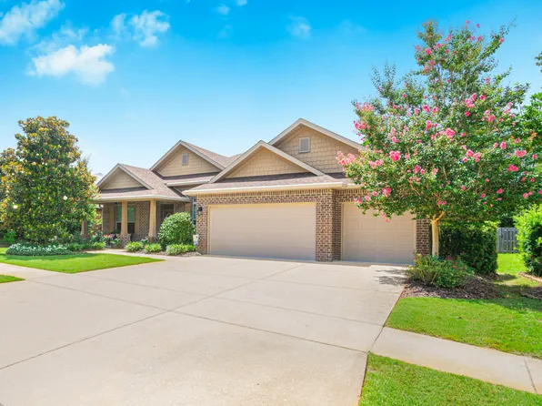 526 Brighton Cv, Freeport, FL 32439