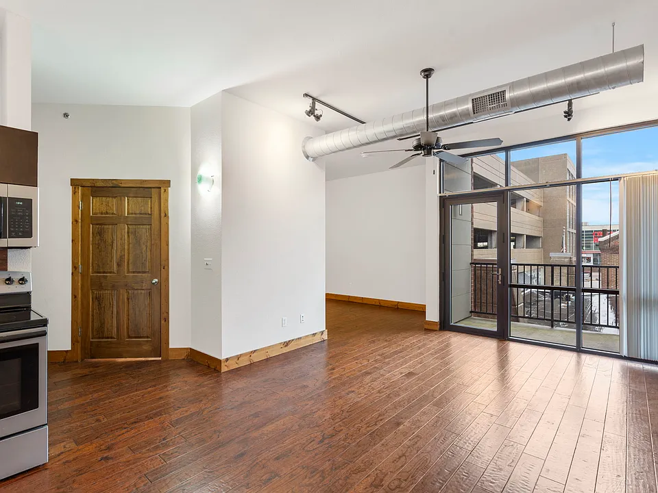 305 S Campbell Ave #203
