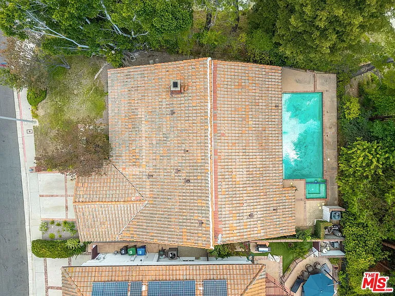 2952 Bottlebrush Dr — Photo 35