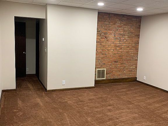 3rd image of 1100 W Virginia St