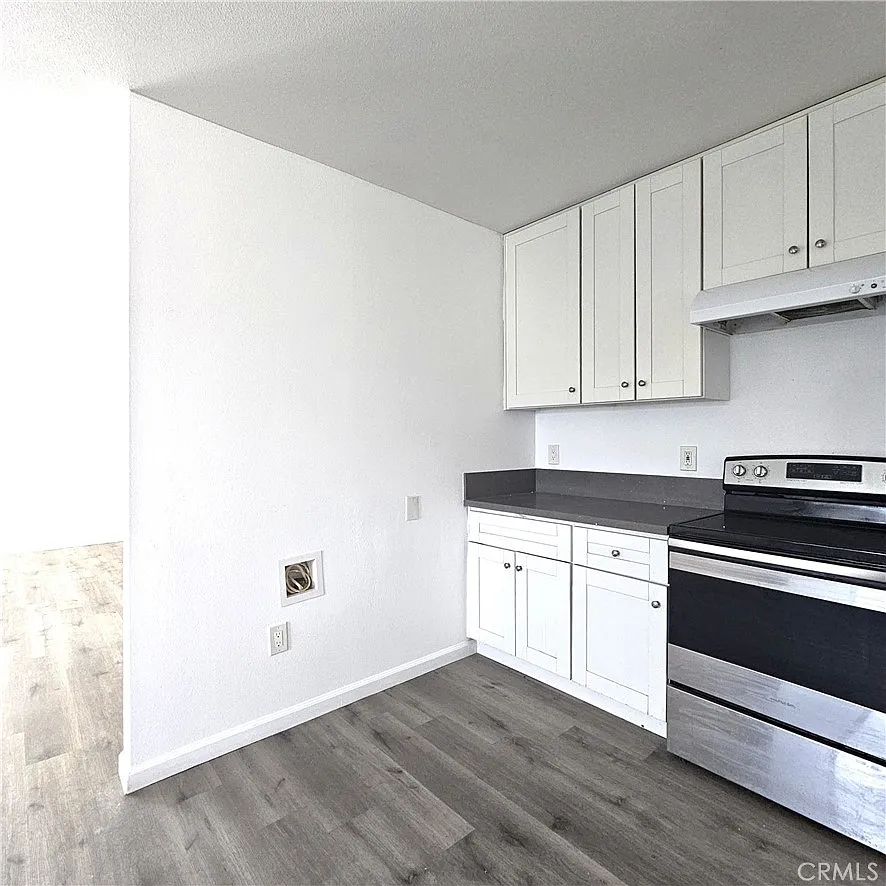 2 bed, 1050 sqft, $2,550 — Photo 2