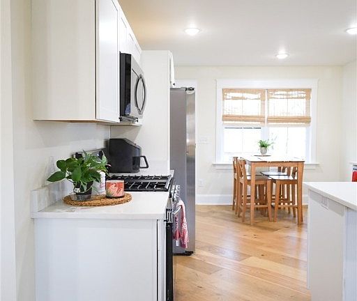 3rd image of 205 Cutler Ave