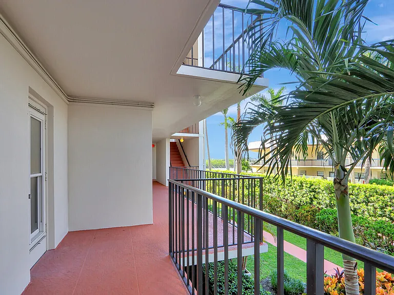 225 S Beach Rd #204 — Photo 3