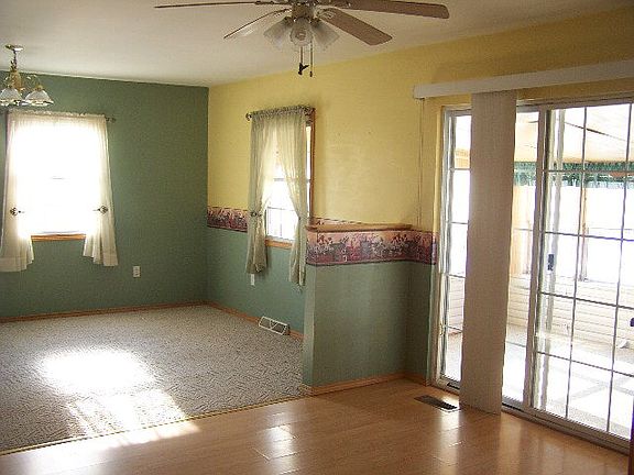 5th image of 557 Vincent Dr