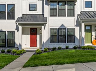 16524 Yellowwood Dr, Chesterfield, MO 63005