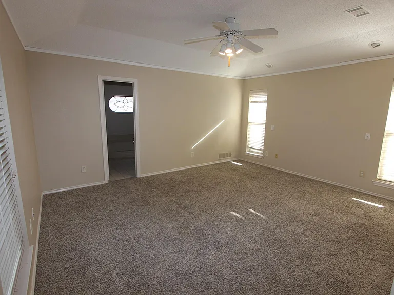 3504 Hilltop Ln — Photo 9