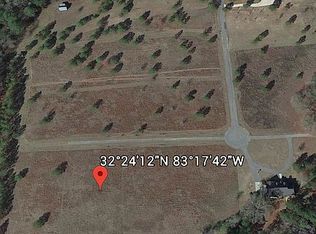 104 Mary Anne Dr, Cochran, GA 31014