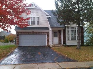 2075 Pennsbury Ln, Hanover Park, IL 60133