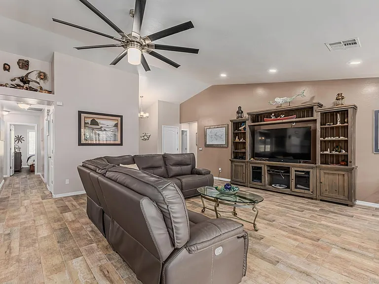 17475 W Spring Ln — Photo 7