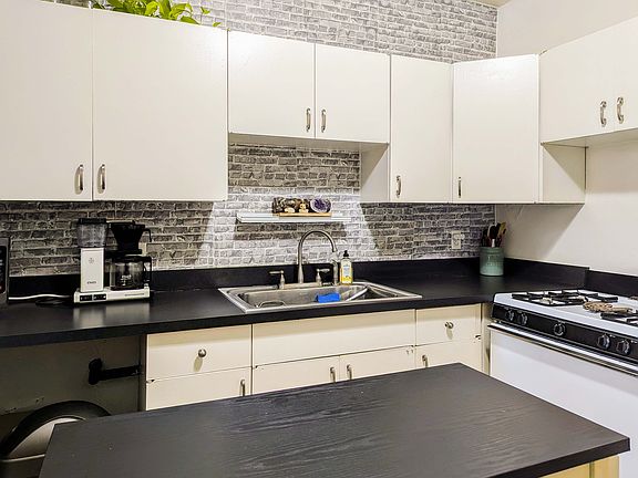 2nd image of 3302 N Claremont Ave #2