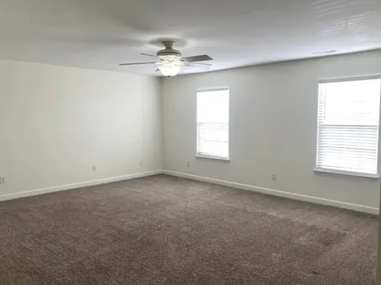 983 Acadia Ct — Photo 9