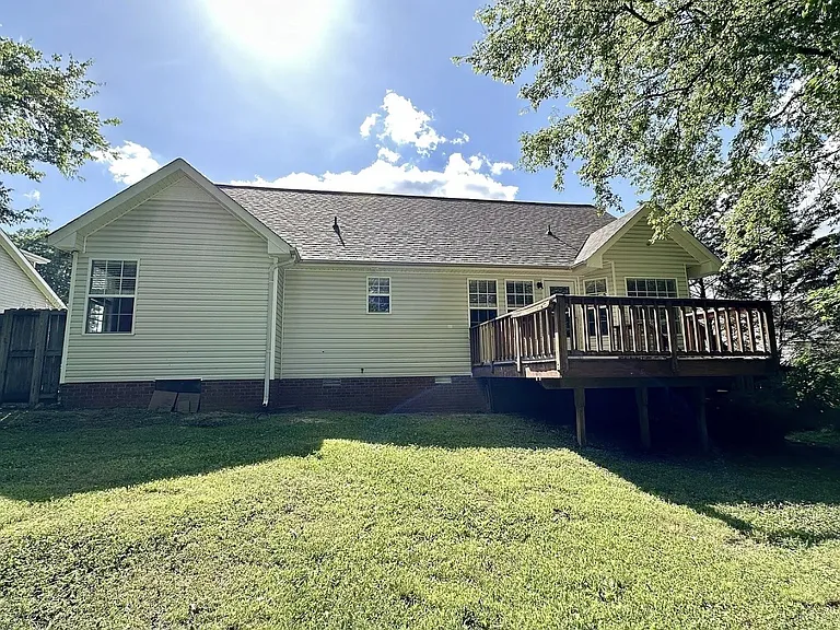 1641 Cedar Springs Cir — Photo 37