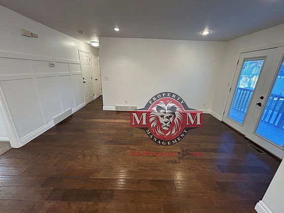 3rd image of 679 W Sunset Links Dr