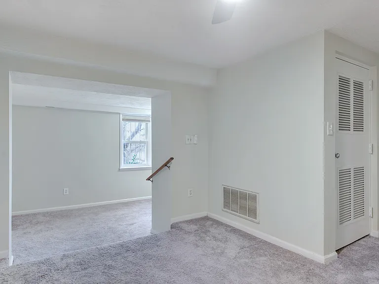 2821 R St SE #B — Photo 3