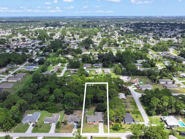583 Edison St SE, Palm Bay, FL 32909