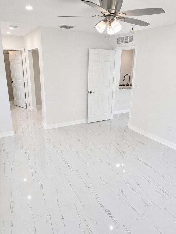 300 NW 17TH Avenue, photo 9